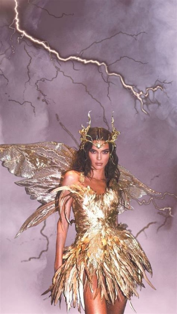15 Models Rocking Super Sexy Halloween Costumes: Kendall Jenner, Gigi Hadid & More