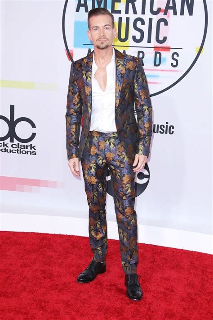AMAs 2018: Men’s Fashion — See American Music Awards’ Hottest Hunks