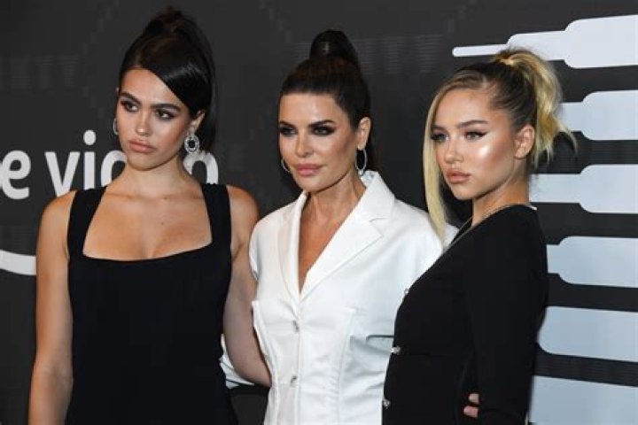 Amelia Hamlin Responds To Accusations Of ‘Blackfishing’ In Newest Photos: ‘I Tan Easily’