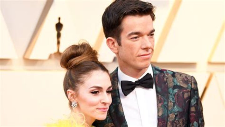 Anna Marie Tendler Seemingly Shades John Mulaney After Baby’s Birth – Hollywood Life