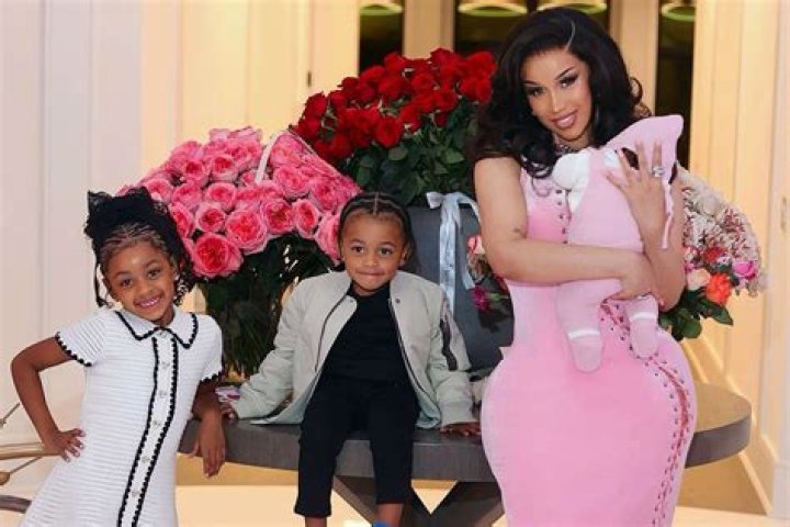 Cardi B’s Daughter Kulture, 4, Speaks Spanish: Video – Hollywood Life