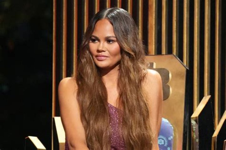 Chrissy Teigen Falls On The Floor Drunk After Wild Grammys After-Party — Watch