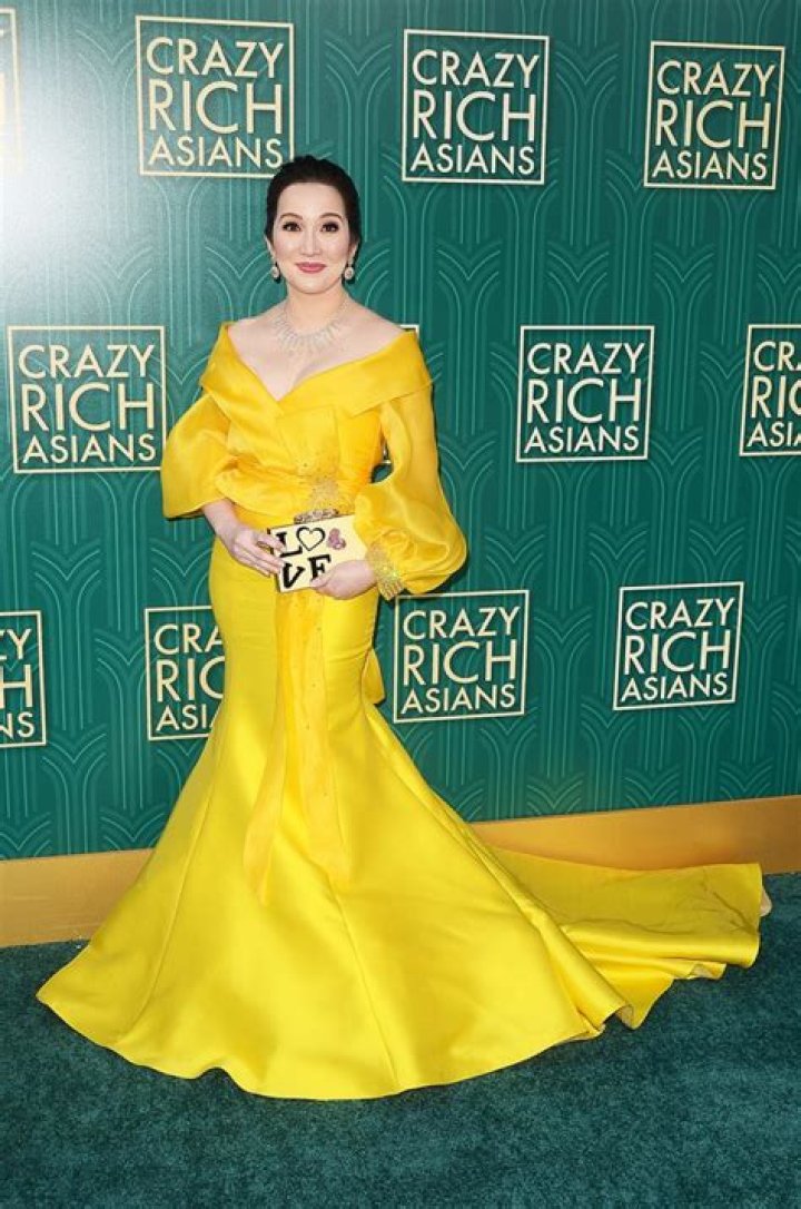 ‘Crazy Rich Asians’ Premiere — PICS – Hollywood Life