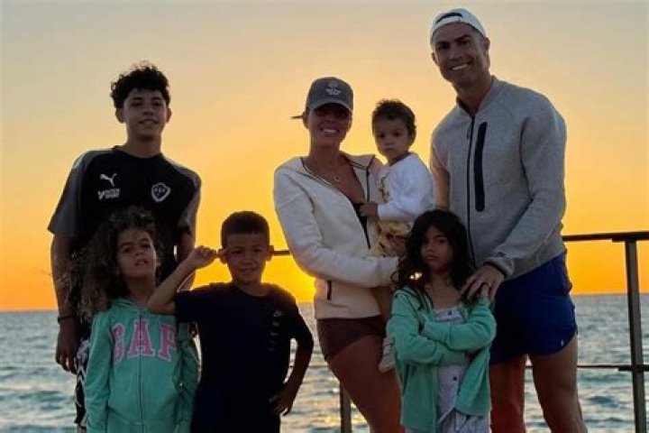 Cristiano Ronaldo & Georgina Rodríguez: 1st Pic Of Couple’s Newborn Baby Revealed