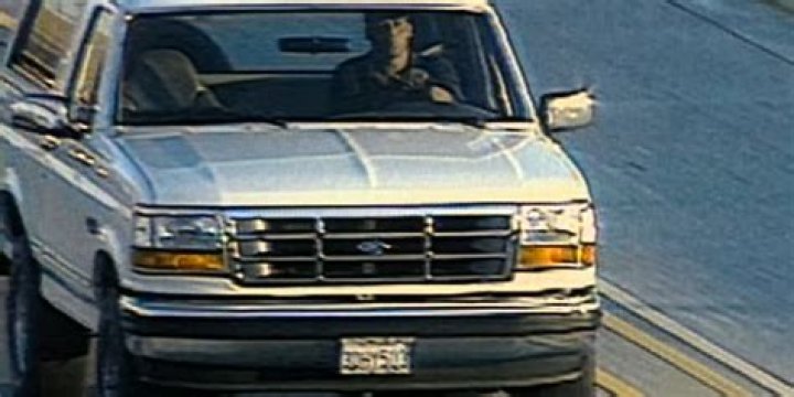 ‘Donald Trump’ Is Chased In A White Bronco Like OJ Simpson – Hollywood Life