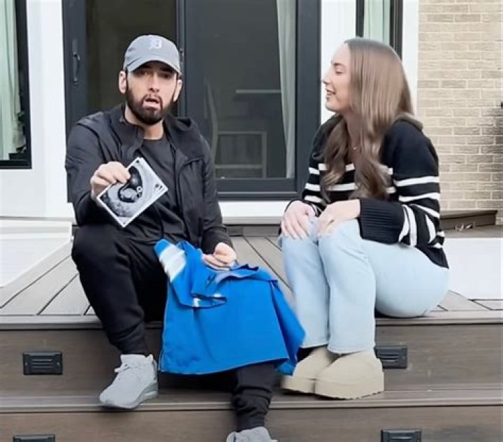 Eminem’s Daughter Hailie Jade Rocks Crop Top & Leggings For Hilarious TikTok — Watch