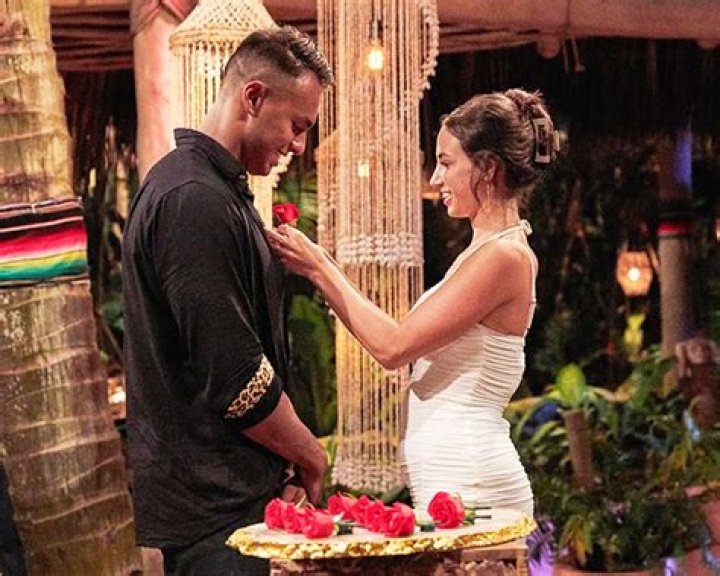 Genevieve & Aaron Fight, She Nearly Leaves – Hollywood Life