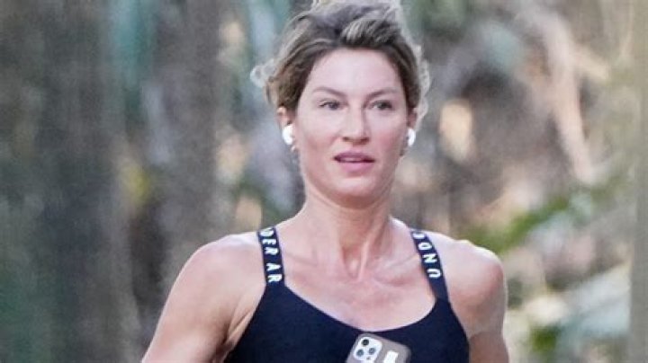 Gisele Dances The Samba In Sports Bra & Leggings: Video – Hollywood Life