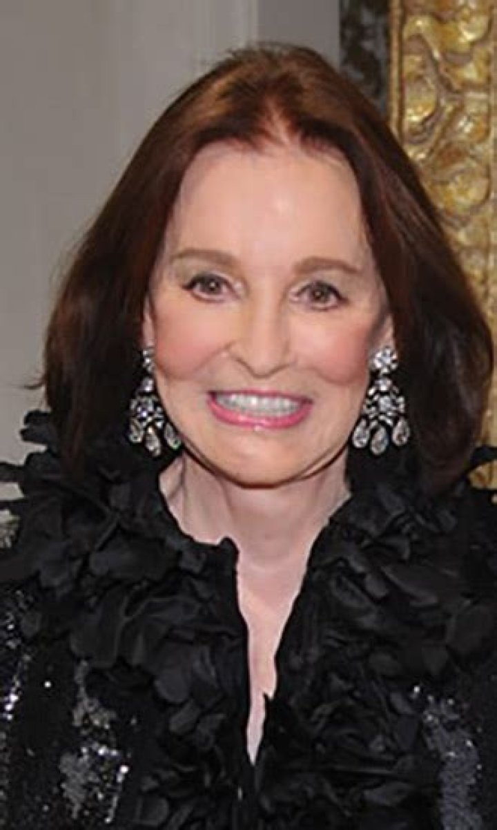 Gloria Vanderbilt Celebrity Profile – Hollywood Life