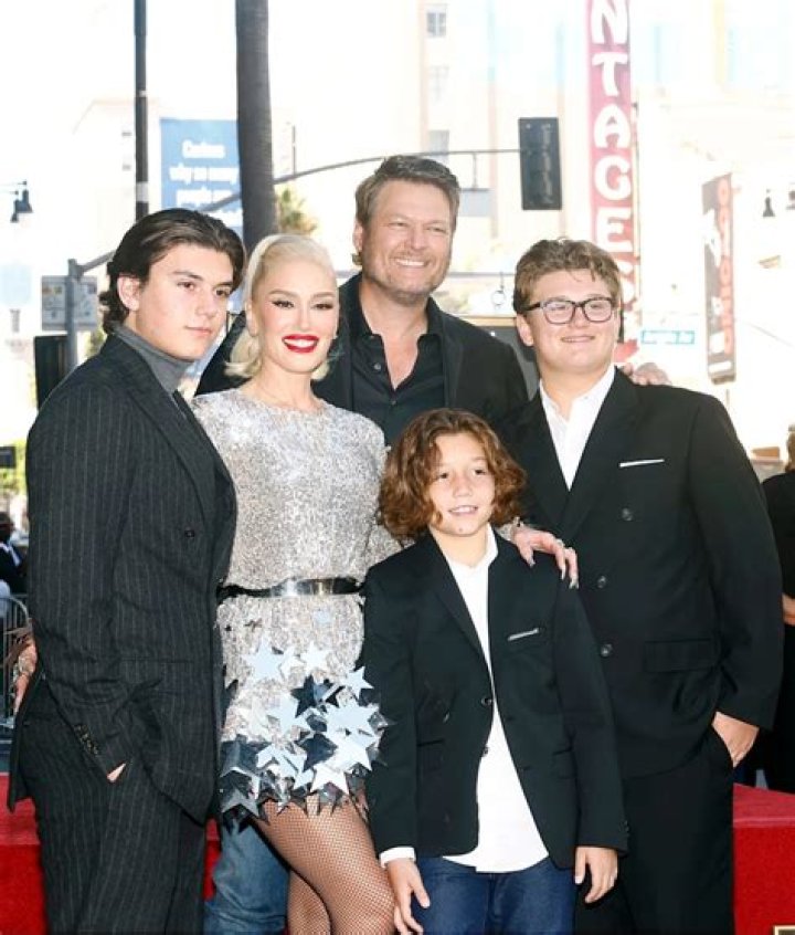 Gwen Stefani & Blake Shelton Bring Her Sons To Disneyland – Hollywood Life