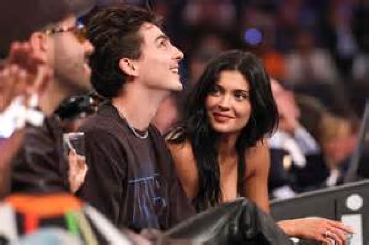 Harry Styles’ Dedicated A ‘Huge’ Part Of His Album To An Ex GF — Is It Kendall Jenner?
