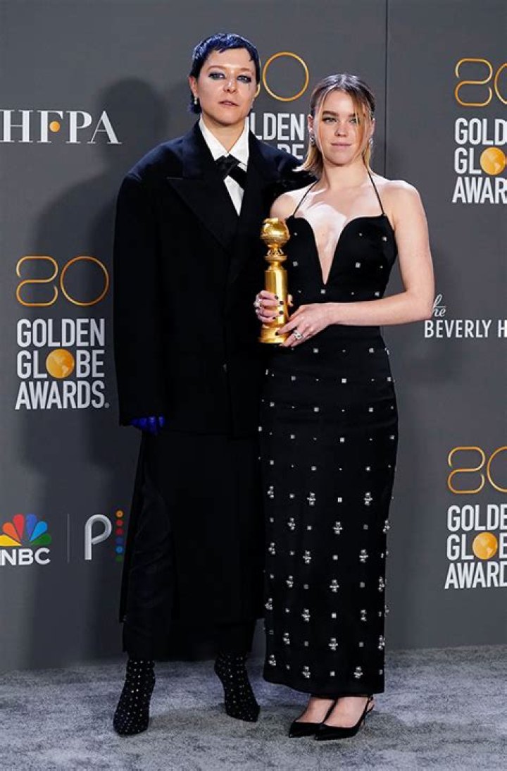 ‘House Of The Dragon’s Rhaenyras Giggle On Stage At Golden Globes 2023 – Hollywood Life