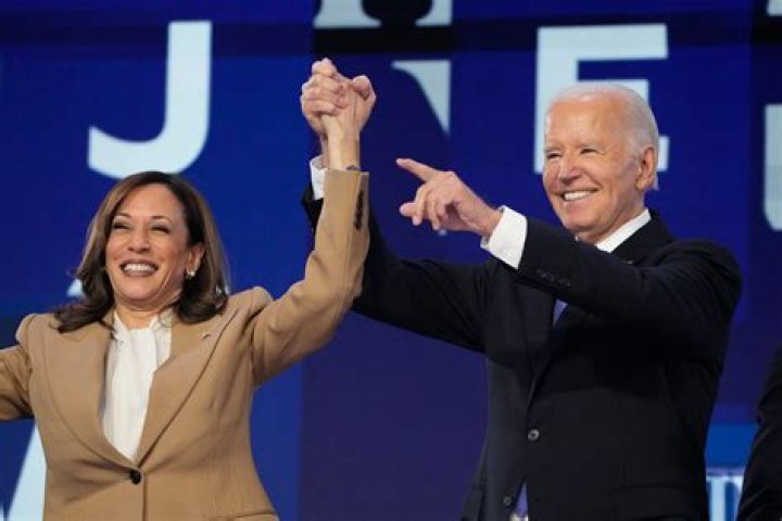 Howard Stern Endorses Joe Biden: ‘I’d Vote For A Wall’ Over A Guy Promoting Drinking Clorox