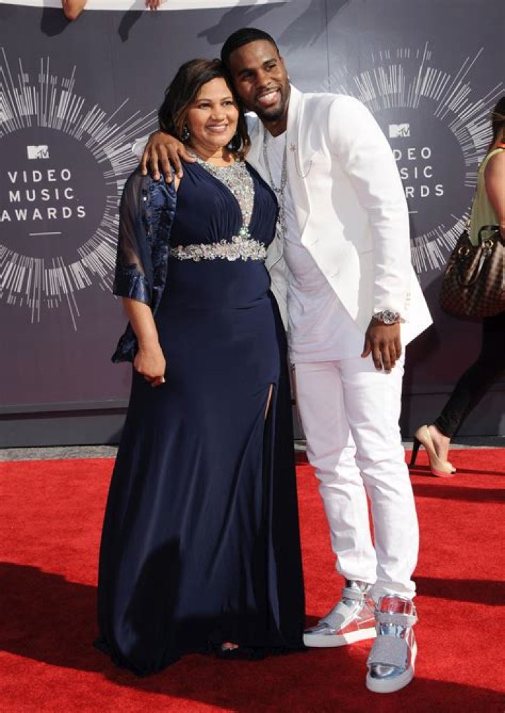 Jason Derulo’s Hot Performance Rocks The 2014 Billboard Awards