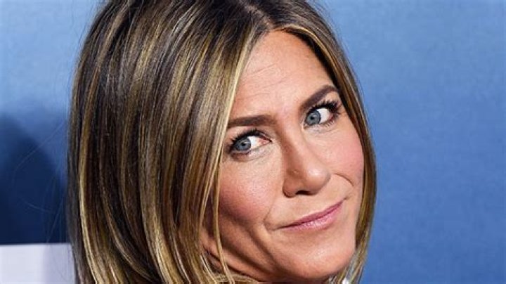 Jennifer Aniston Celebrates 51st Birthday With Courteney Cox – Pics – Hollywood Life