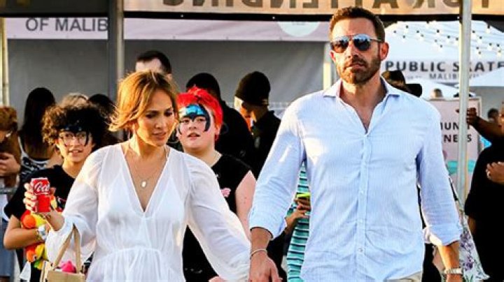 Jennifer Lopez Talks Ben Affleck As A Dad On ‘The View’ – Hollywood Life