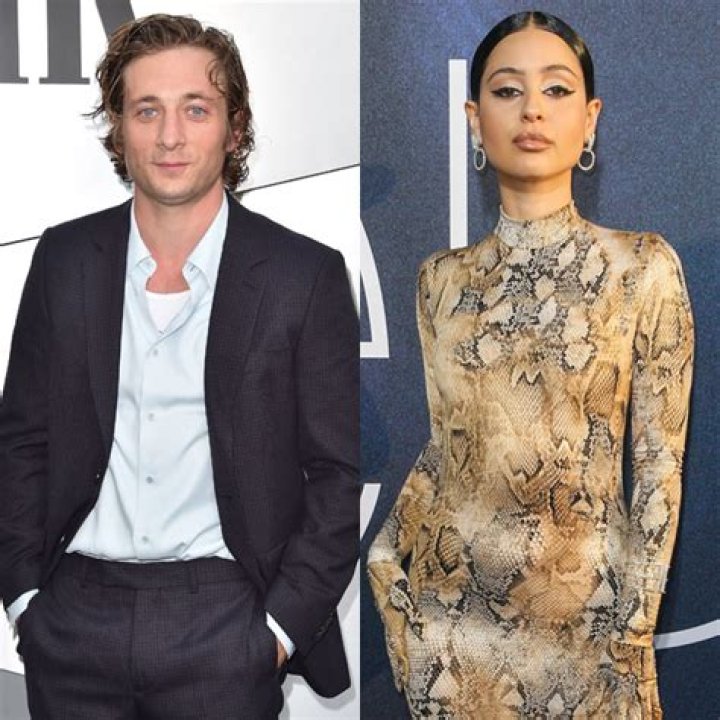 Jeremy Allen White Reacts To Alexa Demie’s Lingerie Photoshoot – Hollywood Life