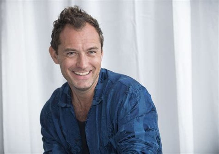 Jude Law — See Photos Of The Handsome British Star – Hollywood Life