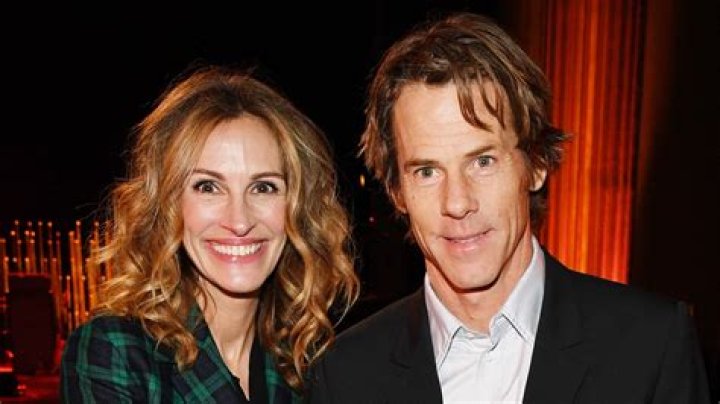 Julia Roberts Gushes About Husband Danny Moder in Rare Interview – Hollywood Life