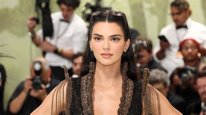 Justin Bieber Calls Kendall Jenner ‘Beautiful’ In Vogue — Selena Gomez Jealous? – Hollywood Life