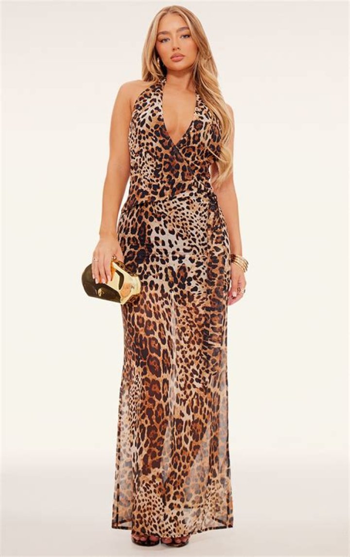 Kandi Burruss Stuns In Sexy Plunging One-Piece & Leopard Print Cover Up In Greece — Pic
