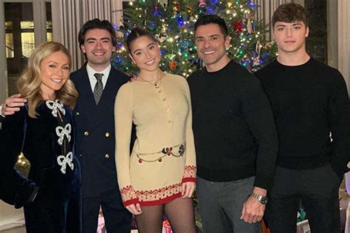Kelly Ripa’s Sons Michael, 23, & Joaquin, 17, Look So Grown Up In Her National Sons’ Day Tribute