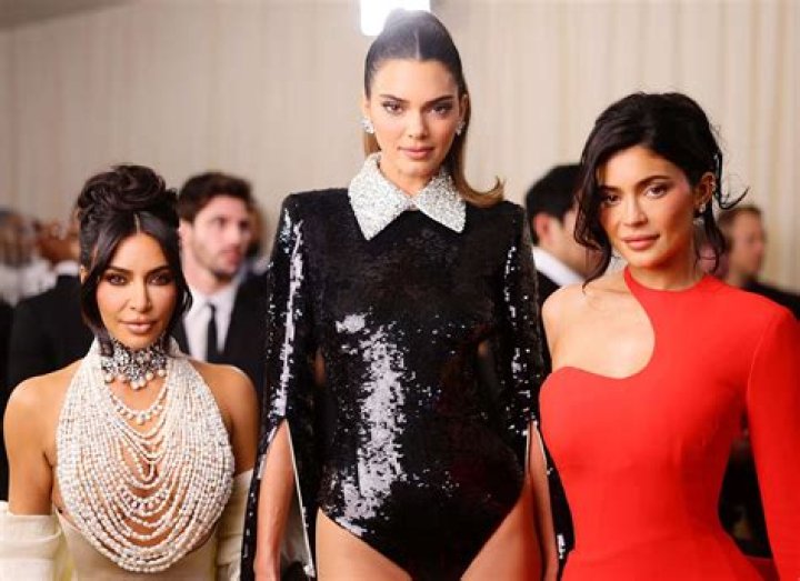 Kendall Jenner Lifts Ban On Kim Kardashian Attending Her Fashion Shows
