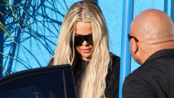 Khloe Kardashian In Sunglasses Picking Up True From Gymnastics – Hollywood Life