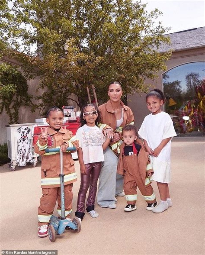 Kim Kardashian Flexes Her Bicep In New Photo With All 4 Kids At Psalm’s 3rd Birthday Party