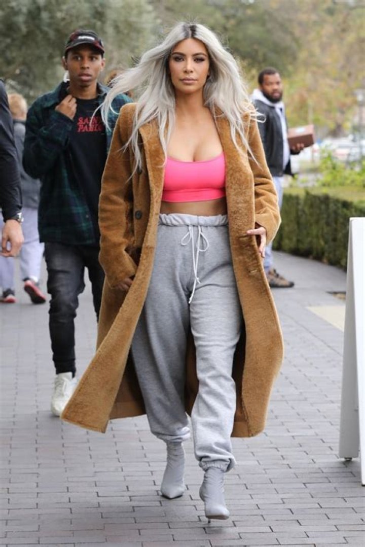 Kim Kardashian In Sweatpants & Sweatshirts & Still Looking Sexy – Hollywood Life