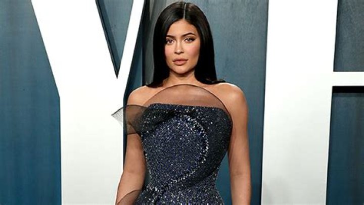 Kylie Jenner’s Blue Hair At Kim Kardashian’s Wedding — Keeps Blue Hue – Hollywood Life