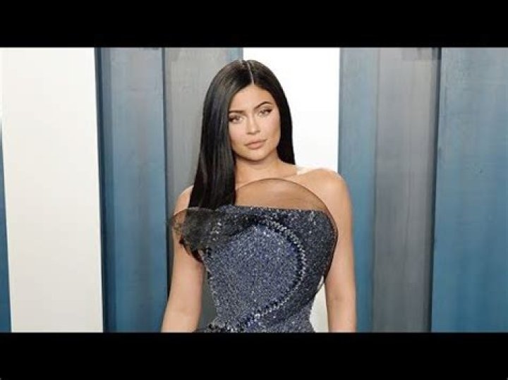 Kylie Jenner Shows Off Curves In Flirty Sequin Outfit On Ritzy Utah Getaway — Pics  