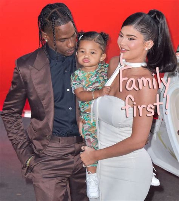 Kylie Jenner & Travis Scott Reunite For Lunch Date With Stormi: Pics – Hollywood Life