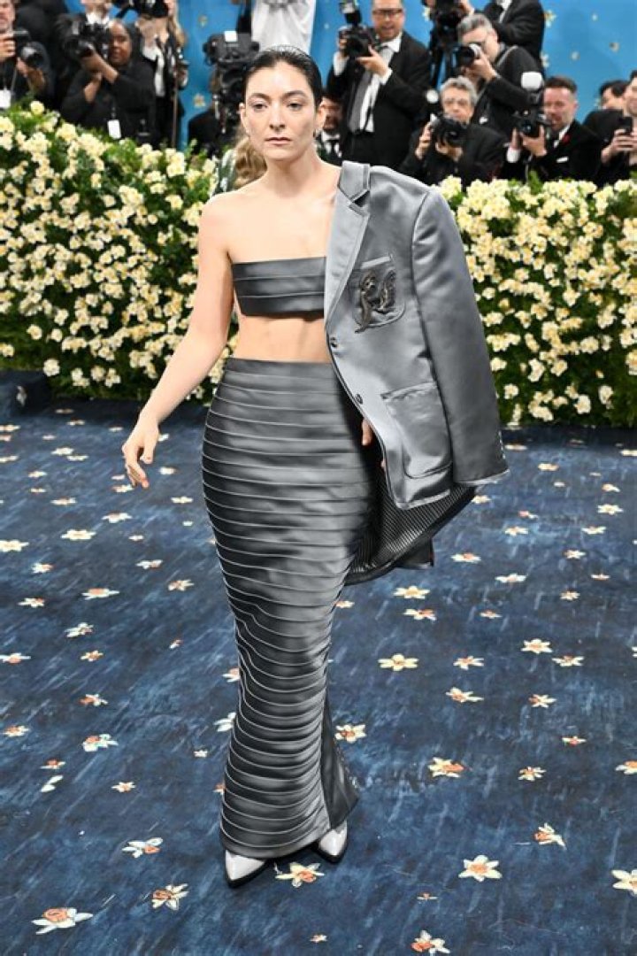 La La Anthony Looks Totally Rich While Dressed As A $100 Bill At Met Gala