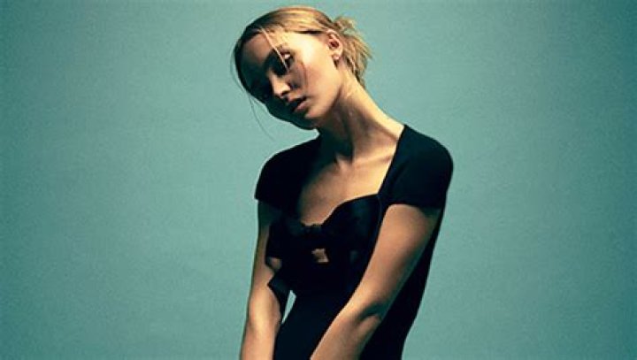 Lily-Rose Depp Topless In Jeans For ‘i-D’ Magazine Cover: Photos – Hollywood Life