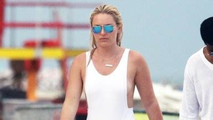 Lindsey Vonn Rocks Orange Bikini On Beach Vacation: Photos – Hollywood Life