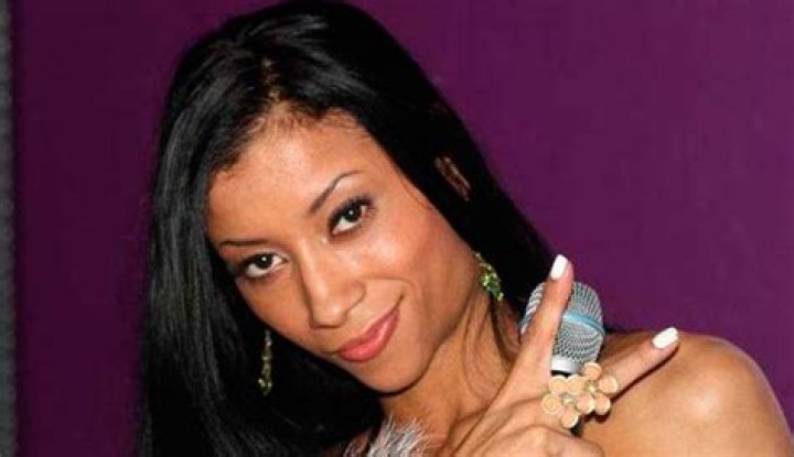 LIV: Rapper & Model Apologizes To Beyonce For Jay Z Drama