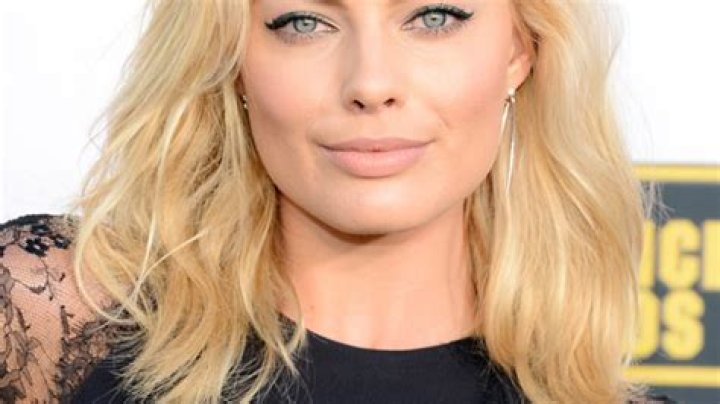 Margot Robbie Is Brunette — Dyes Her Hair Brown For Movie Role – Hollywood Life