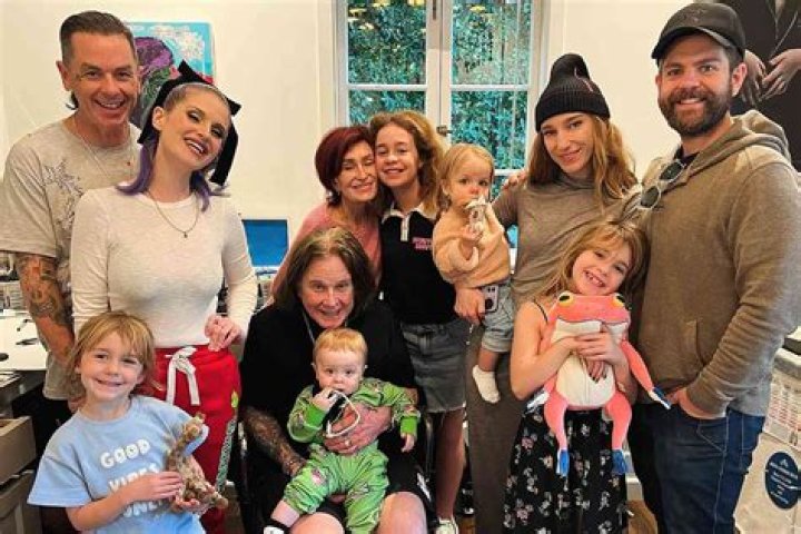 Meet His 7 Children – Hollywood Life