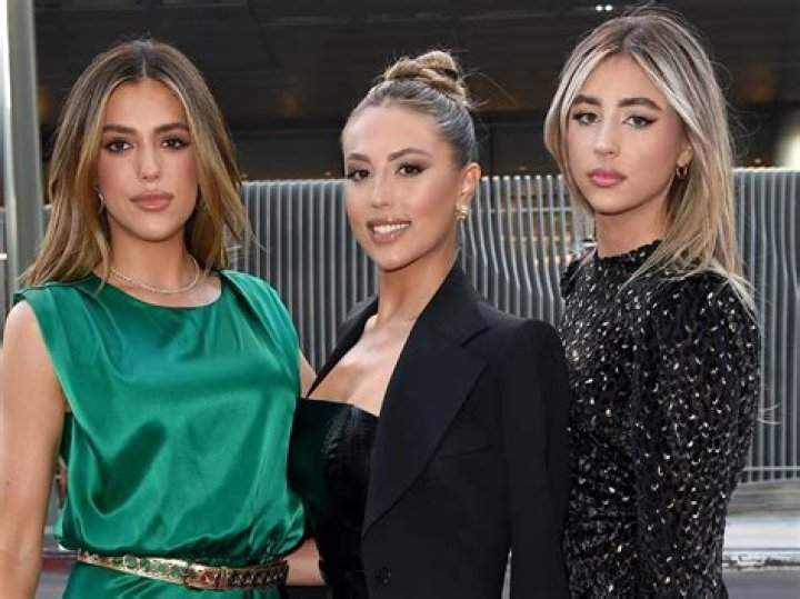 Meet ‘MASH’ Star’s 3 Daughters – Hollywood Life