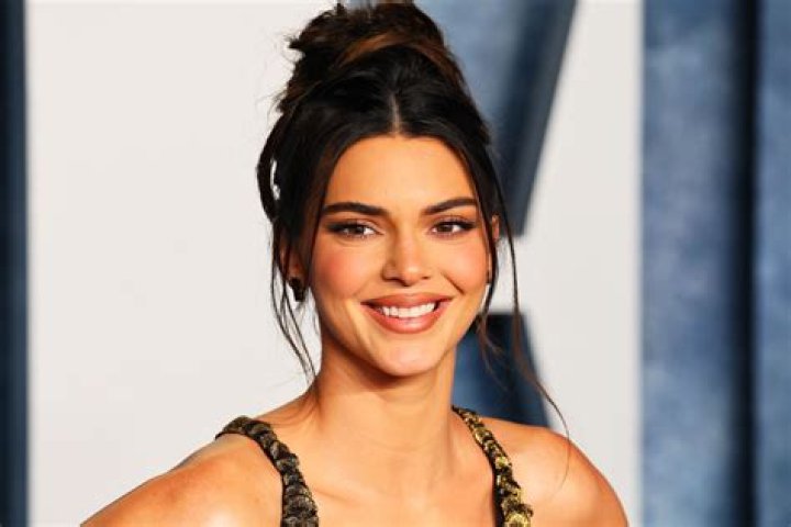 Pics Of Kendall Jenner & More – Hollywood Life
