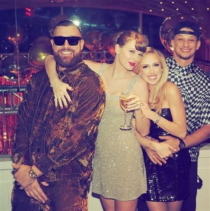 Pics Of Taylor Swift & More Celebs Drinking Alcohol – Hollywood Life