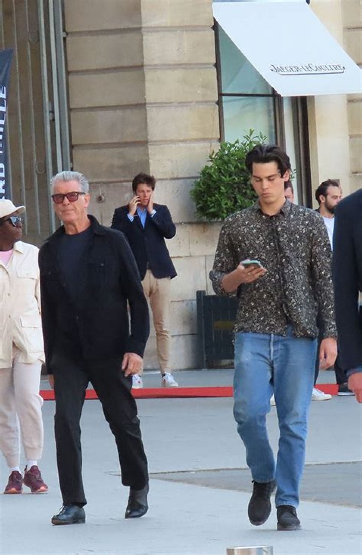 Pierce Brosnan & Lookalike Son Paris Go On Outing In France: Photos – Hollywood Life