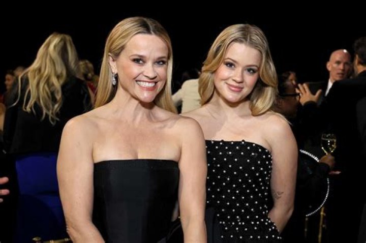 Reese Witherspoon Says She Lacked ‘A Lot Of Support’ After Daughter Ava Phillippe’s Birth