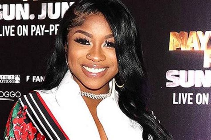 Reginae Carter Twerks In Short Shorts & A Crop Top In Sexy New Video