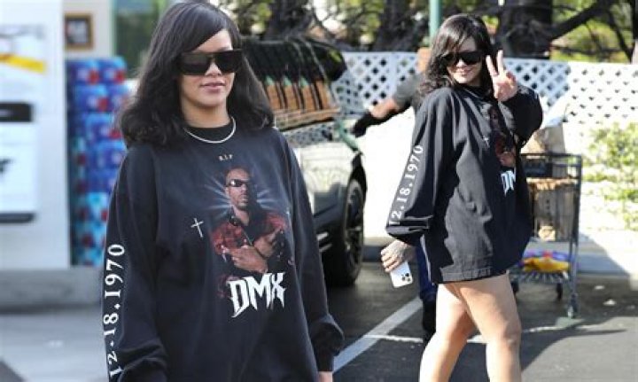 Rihanna Honors DMX With Oversized Sweatshirt While Running Errands – Hollywood Life