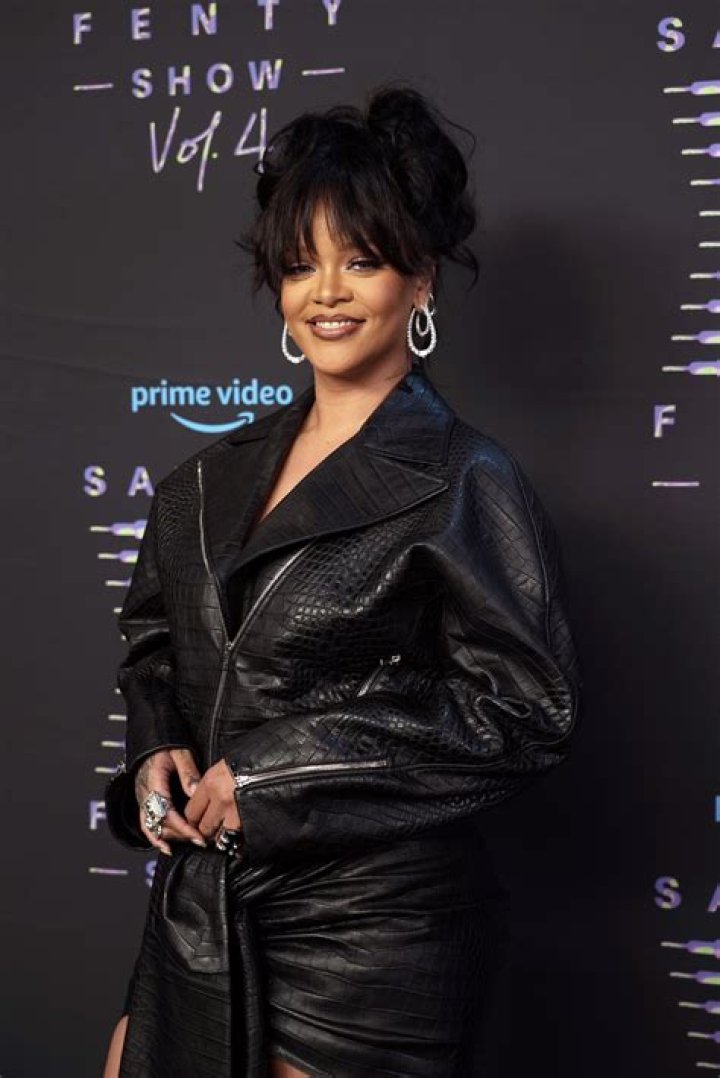 Rihanna Makes Surprise Appearance At London Art Gallery 2 Months After Giving Birth