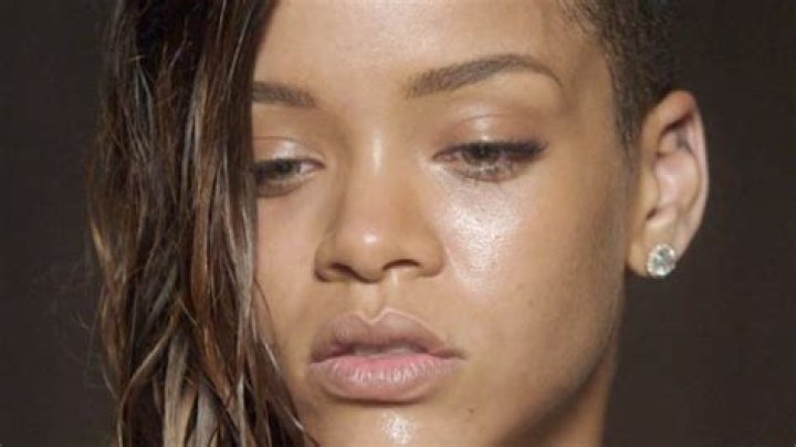 Rihanna Without Makeup In ‘Stay’ Video — Star Looks Gorgeous Bare-Faced – Hollywood Life