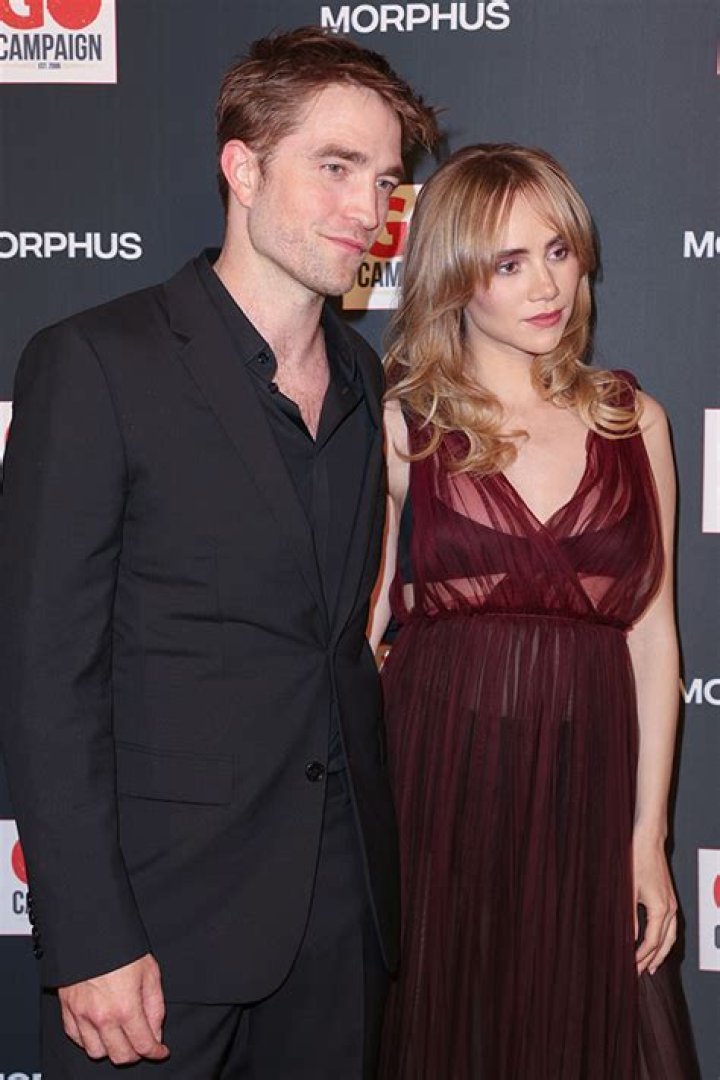 Robert Pattinson and Suki Waterhouse Engaged Amid Her Pregnancy – Hollywood Life