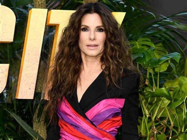 Sandra Bullock Reveals She Made ‘Bird Box’ For Kids Louis, 9, & Laila, 7, In MTV Movie & TV Awards Speech